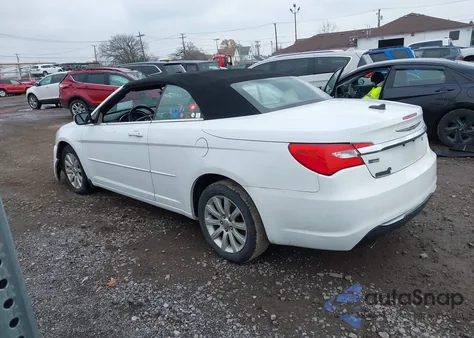2014 Chrysler 200 Touring z USA, uszkodzony, nr VIN 1C3BCBEG1EN127288